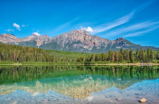 istock Pyramid Lake and Rockies 481566150