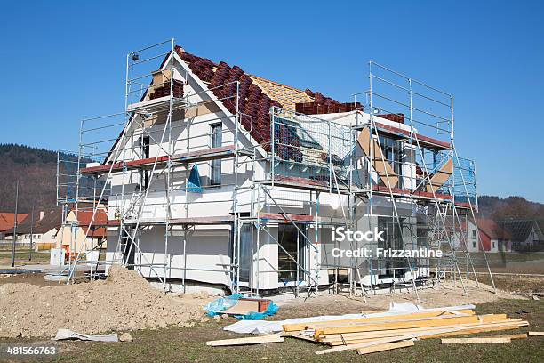 Bau Einer Neuen Prefabricated House Aus Stein Und Holz Stockfoto und mehr Bilder von Baustelle