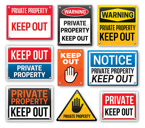 ilustrações de stock, clip art, desenhos animados e ícones de a propriedade privada mantenha fora sinais - construction industry business warning symbol