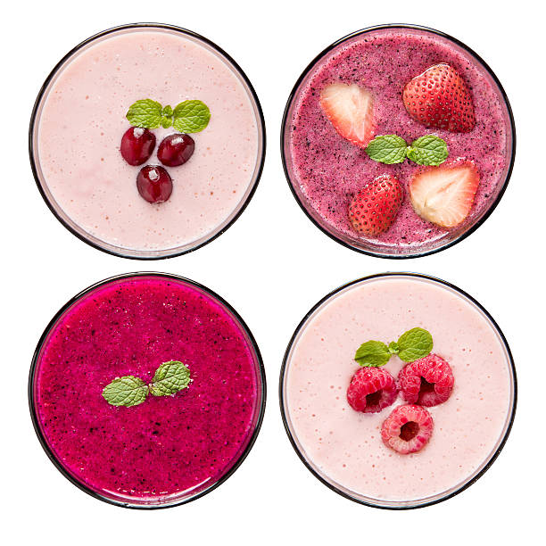 zestaw owoce smoothie w okularach na białym tle. - strawberry fruit food food and drink zdjęcia i obrazy z banku zdjęć