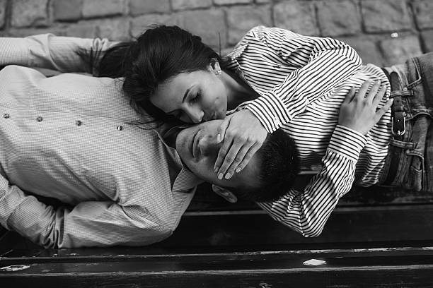 istock Couple  in the city 481575154