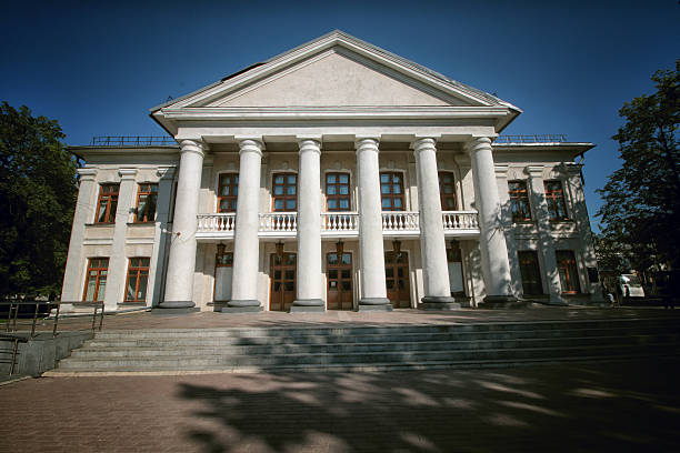 edifício com colunas - column legal system university courthouse - fotografias e filmes do acervo