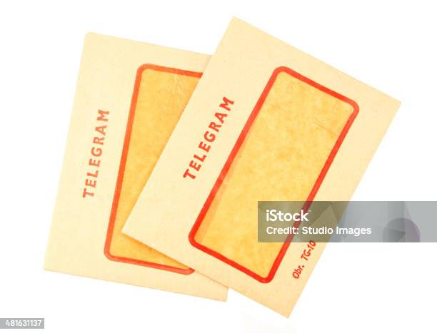 Foto de Velhos Telegrama Envelopes e mais fotos de stock de Fundo Branco - Fundo Branco, Telegrama, Antigo