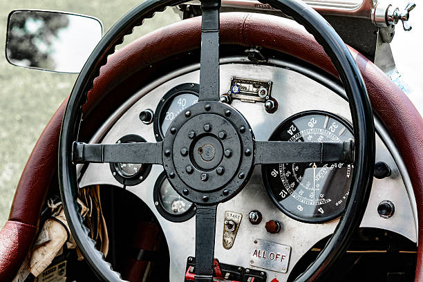 vintage 1927 bentley wyścig le mans samochodu - formula one racing auto racing car sports race zdjęcia i obrazy z banku zdjęć