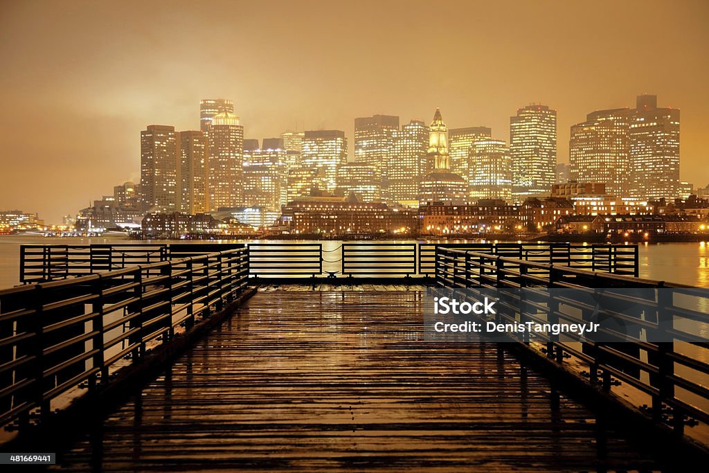 Niebla de la ciudad de Boston - Foto de stock de Boston - Massachusetts libre de derechos