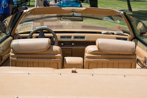 old cadillac eldorado en anual oldtimer car show - calendar date pattern dial luxury fotografías e imágenes de stock