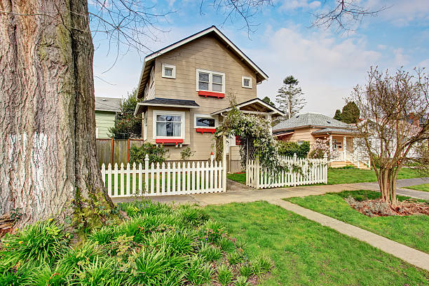 istock Perfect vintage home with white fence. 481674902