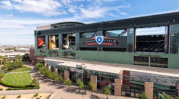 Chasing Fields 60+ Chase Field Foto Foto Stok, Potret, & Gambar Bebas Royalti - iStock