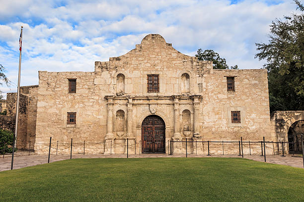 istock Historic Alamo at twilight 481710960