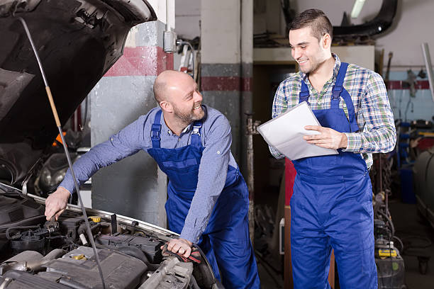 istock Professinal mechanic and insurance agent 481722214