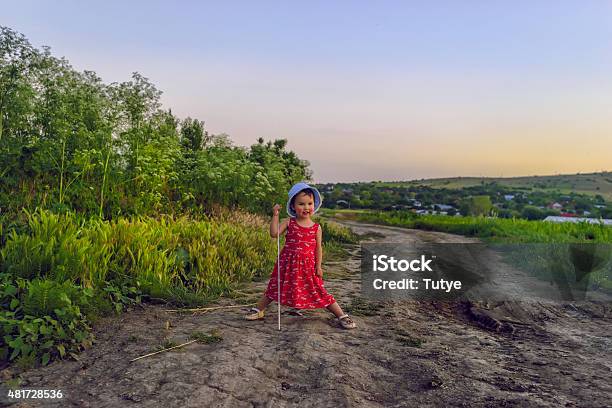 Foto de Menina Shepherd Com Sua Equipe E Pintado Como Indians e mais fotos de stock de Índio Americano