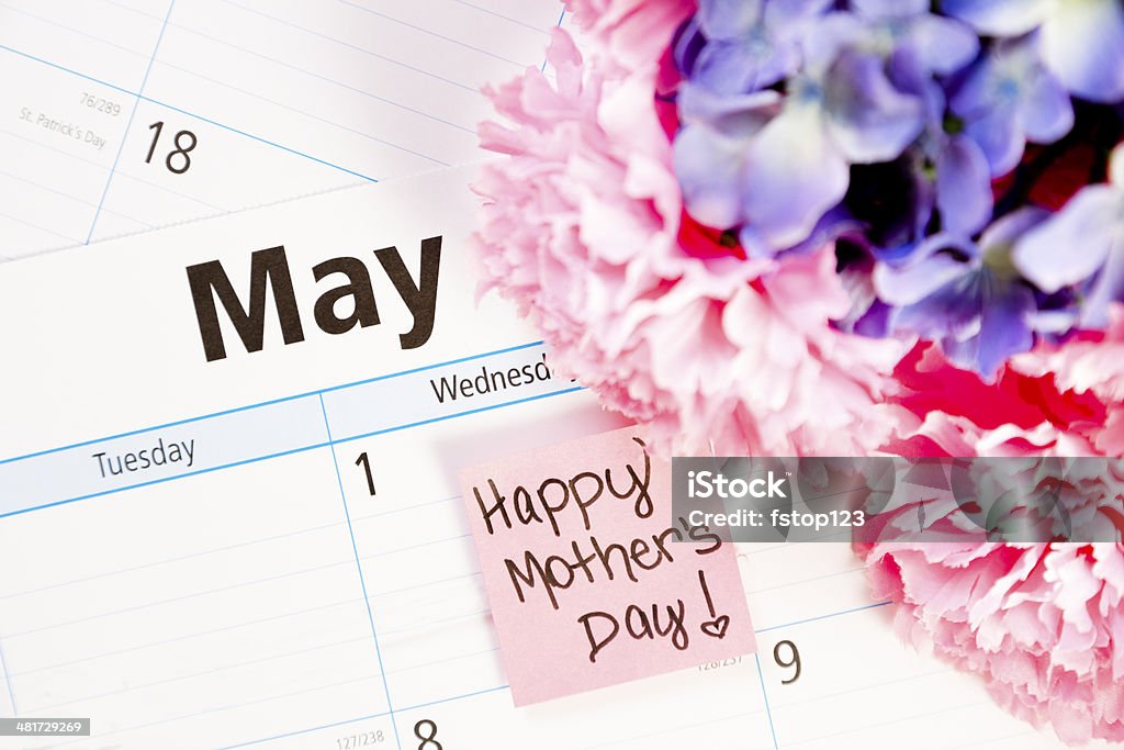 Feriados: Flores podem calendário.  Dia das Mães! - Foto de stock de A Data royalty-free