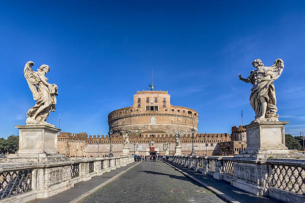 da ponte sant'angelo - saint peter crucifixion - fotografias e filmes do acervo
