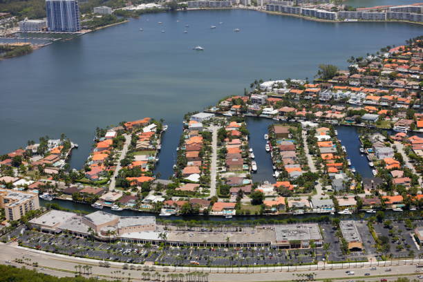 istock Shopping Center Miami 481745426