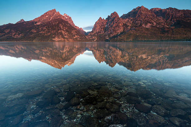 lac jenny, grand teton national. park, wyoming - lac jenny photos et images de collection