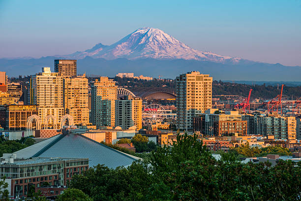 istock Beautiful Seattle in the Evening with Space Needle and Mt.Rainer 481807872