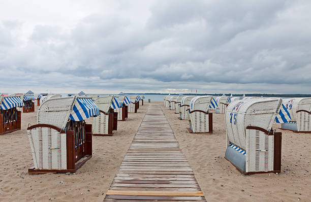 istock Hooded beach chairs (strandkorb) at the Baltic seacoast 481826650