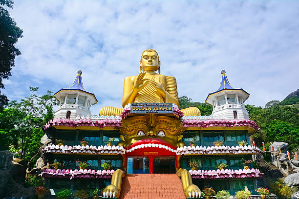 istock Dambulla Cave Golden Temple And Statues 481850038
