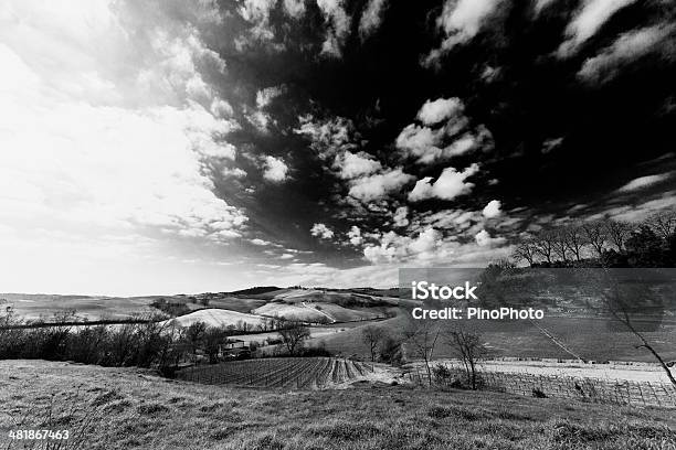 Tuscany Hills Stockfoto und mehr Bilder von Anhöhe - Anhöhe, Bauernhaus, Breit