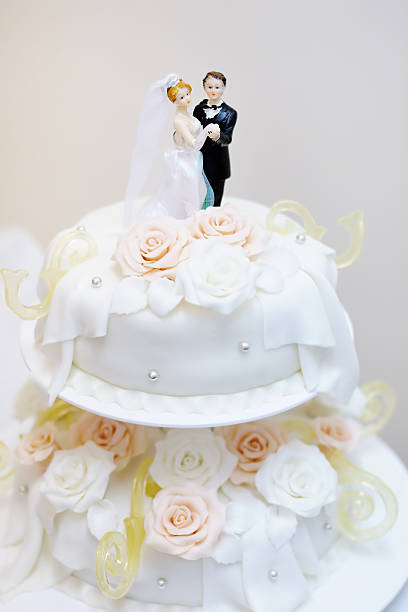 superior de la pasta - wedding cake newlywed wedding cake fotografías e imágenes de stock