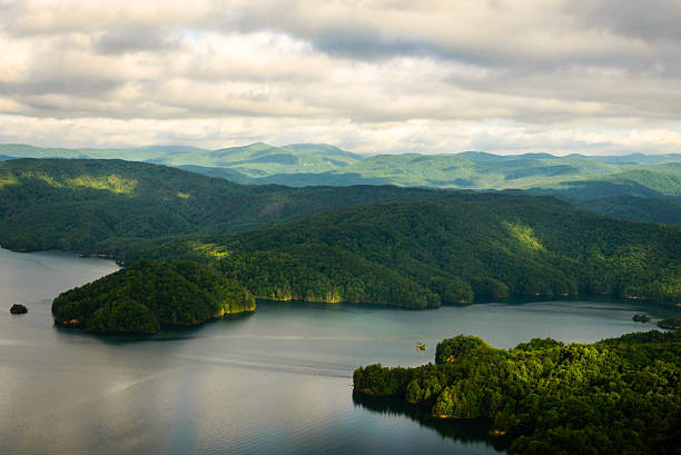 istock Lak Jocassee Sunrise 3 481885272