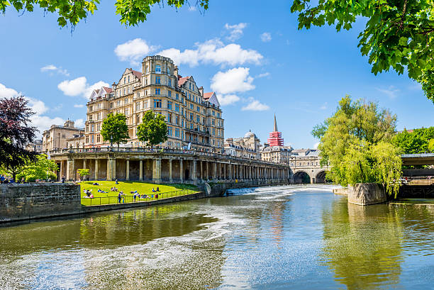 Pulteney Bridge United Kingdom city Bath View of the Pulteney Bridge River Avon in Bath, England, United Kingdom. bath england photos stock pictures, royalty-free photos & images
