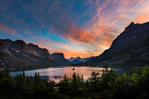 istock Beautiful colorful sunset over St. Mary Lake 481895518
