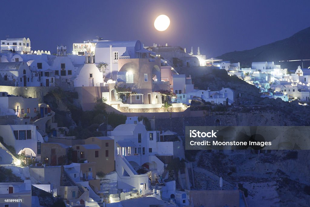 Oia auf Santorini in der Kykladen, Griechenland - Lizenzfrei Abenddämmerung Stock-Foto