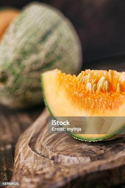 Photo libre de droit de Melon Cantaloup banque d'images et plus d'images libres de droit de Aliment - Aliment, Aliment cru, Blanc