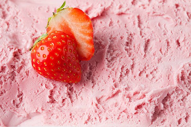 istock Strawberry ice cream and strawberry 481910202