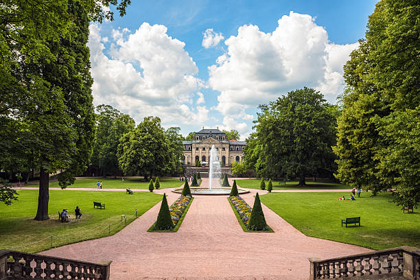 orangerie" und "garten in fulda deutschland - kleinere sehenswürdigkeit stock-fotos und bilder