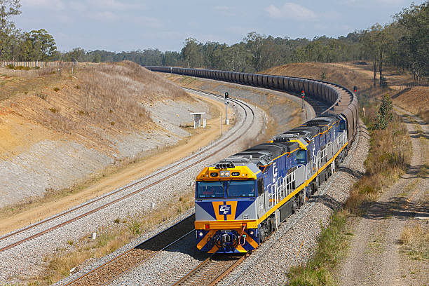 cfcla alugada locos com vazio vale hunter carvão - train coal mining australia imagens e fotografias de stock