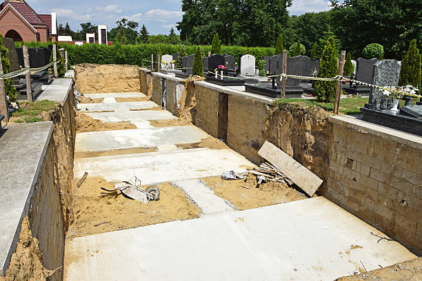 istock Places for burial in the public cemetery 481919406