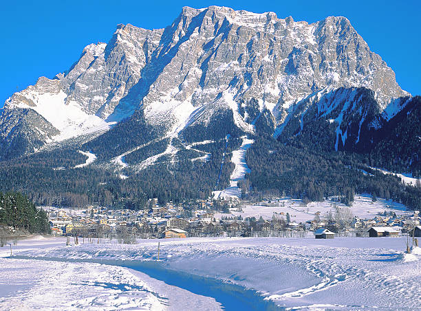 Ehrwald,Zugspitze Mountain,Tyrol,Austria Village of Ehrwald at Zugspitze Mountain,Wetterstein Mountains,Alps,Tirol,Austria ehrwald stock pictures, royalty-free photos & images