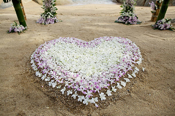 istock Flower decoration heart shape at beach wedding venue 481951622