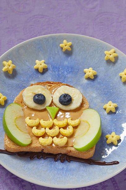 istock Owl sandwich for the kids 481956470
