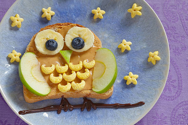 istock Owl sandwich for the kids 481957420