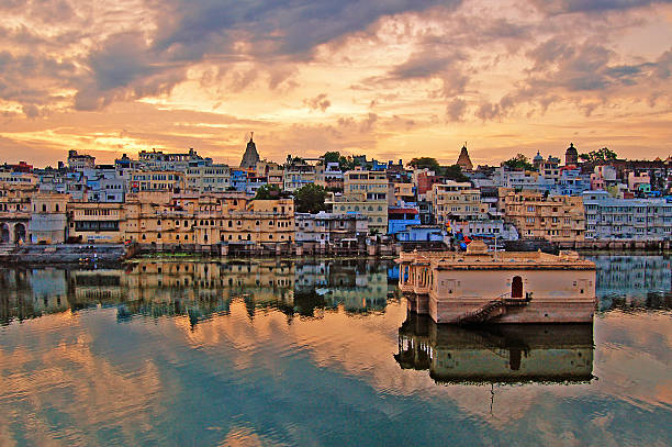 istock Golden Hour in Lake Pichola - Udaipur 481958328