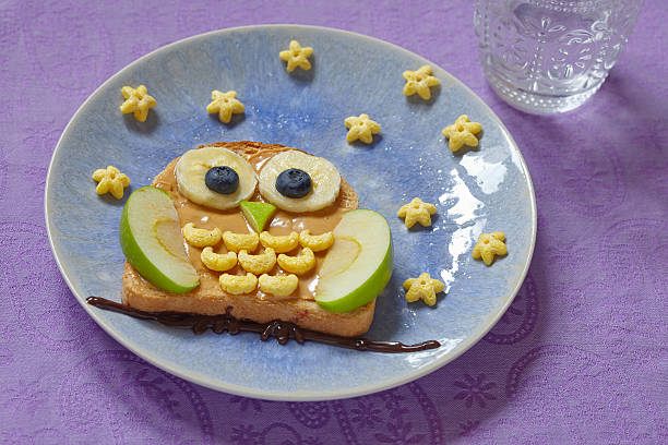 istock Owl sandwich for the kids 481959044