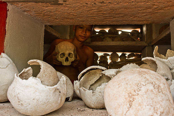 仏教僧にスカルズワット thmei （カンボジア、シェムリアップ） - cambodia monk buddhism angkor wat ストックフォトと画像