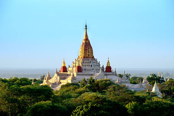 Scenic view of Ananda temple in old Bagan area, Myanmar Scenic view of buddhist Ananda temple in old Bagan area, Myanmar (Burma) bagan archaeological zone stock pictures, royalty-free photos & images