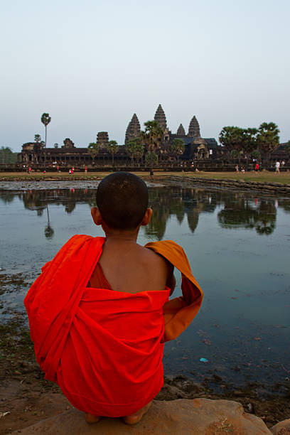 初心者の仏教僧のカンボジア、シエムレアプ、アンコールワット - cambodia monk buddhism angkor wat ストックフォトと画像