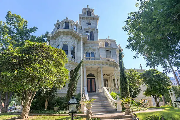 Photo of sacramento governor's mansion, California