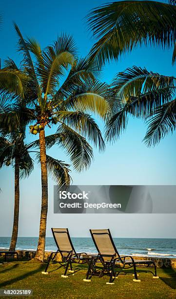 La Playa Foto de stock y más banco de imágenes de Acantilado - Acantilado, Agua, Aire libre