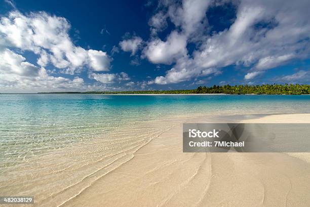 Sandy Shallow Tropical Beach One Foot Island Aitutaki Stock Photo - Download Image Now