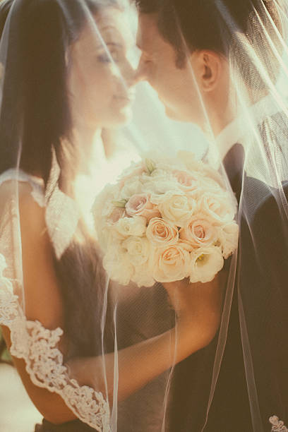 nowo weds - weddings brown hair cheerful affectionate zdjęcia i obrazy z banku zdjęć