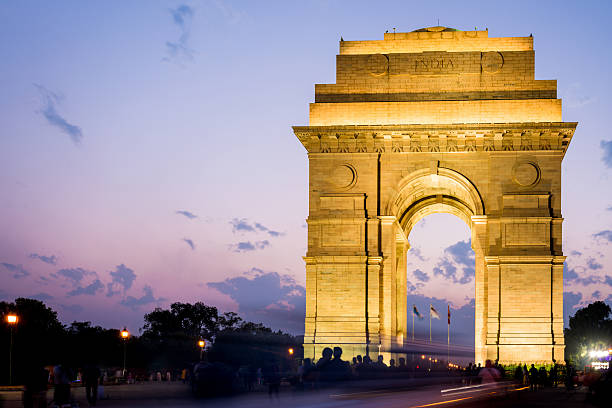 brama indii w nocy nowe delhi - india gate delhi new delhi zdjęcia i obrazy z banku zdjęć