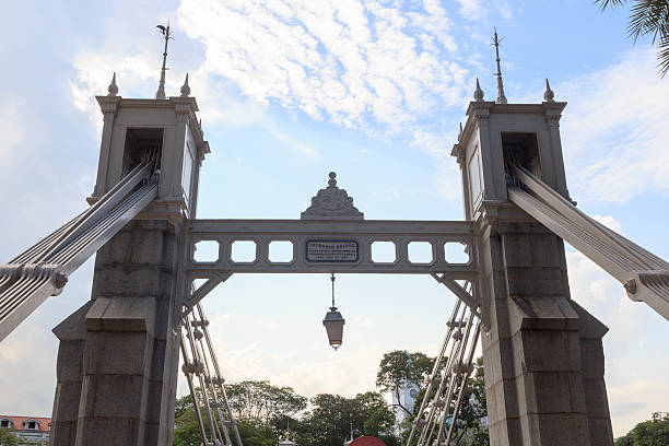 istock Cavenagh Bridge details in Singapore 482080134