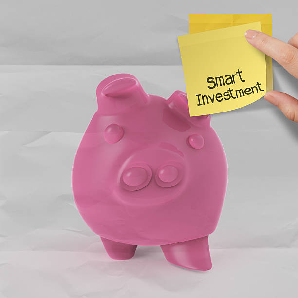istock smart investment with sticky note on piggy bank 3d 482081393