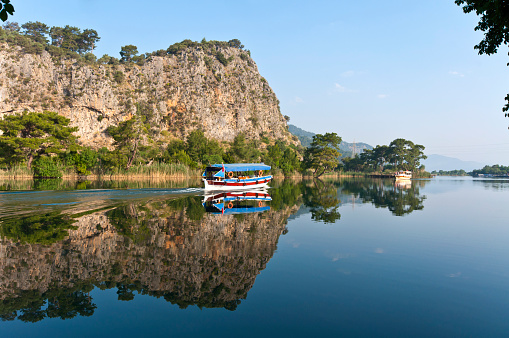 With its peculiar geographic and economic characteristics and with its plants and seafood, Dalyan is different from the region. Historical values contribute to deepen this difference. With its nature Dalyan is a paradise where nature and history embrace eachother.